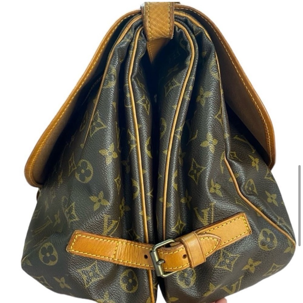Louis Vuitton saumur 35 mesenger crossbody bag - Picture 8 of 16
